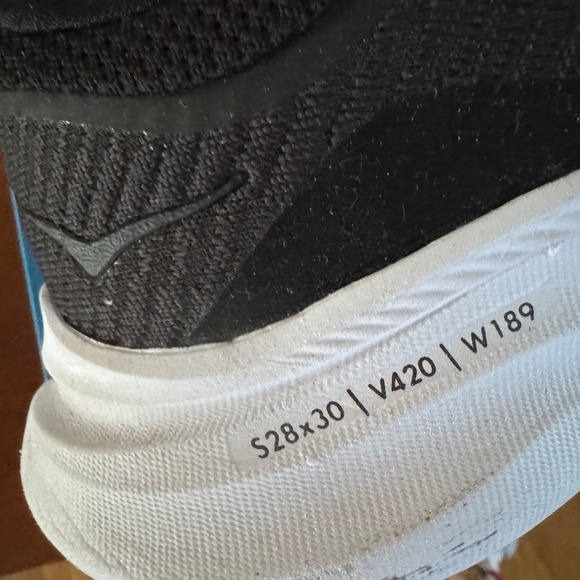 HOKA, W 9.5 black w/white running shoe - Picture 5 of 5